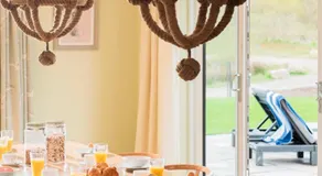 Herons House Sleeps 12, heated Pool, hot tub, sauna, games room 5 Star! - Image 5