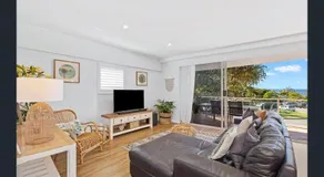 Aqua Promenade Beachfront Holiday Apartments - Image 2
