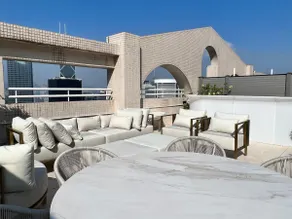 Luxury Penthouse Panoramic view Private Rooftop - Image 2