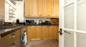 Convenient 2 Bedroom Apartment in Central London - Image 4