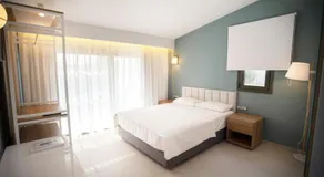 8 Boutique Suites - Image 2