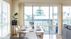 Sunnys Beachhouse - 70 Hargreaves Rd, Middleton - Image 2