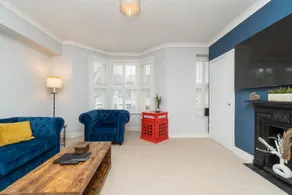 Homely and Modern Maisonette in Vibrant Bristol - Image 2