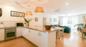 Wayfarer Apartment, in the Heart of Port Douglas - Image 2