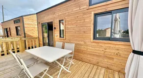 BERCK-PLAGE - Location saisonnière Tiny House insolite - 4 hébergements atypiques avec terrasse privée, proche mer, parking privé et gratuit, idéal weekend romantique, vacances en famille ou groupe - Image 4