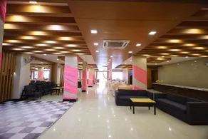 Hotel Wedlock Near Artemis Hospital - Image 5