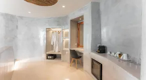 Leon Luxury Suites - Image 5