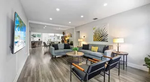 Luxurious Hollywood Retreat Perfect Getaway - Image 5