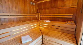 b4 Hotel - Image 5