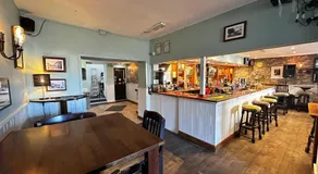 London Inn - Image 3