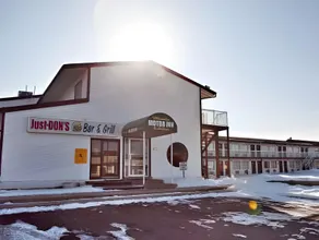 Red Deer Inn & Suites - Image 5