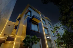 Townhouse Tipsyy Inn 16 - Image 3