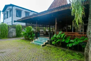 Joglo Manggisan Syariah Kotagede Mitra RedDoorz - Image 3