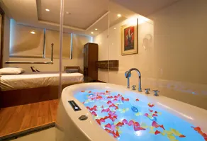 Le Hoang Beach Hotel Danang - Image 5