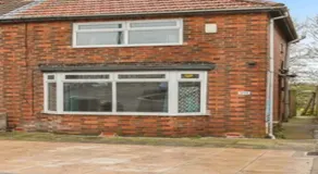 Modern 3-Bed House Nr City Centre & Hospital - Free Parking - Wifi - Image 4