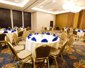 Home Crest Hotel - Image 5