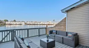 Sunset Serenity!!-Tropical Waterfront Oasis-Huge Private Patio-10Min to KingSt & Beaches - Image 2