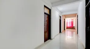Hotel O Royal - Image 3