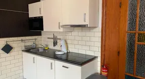 Stylish independent Studio S1, City Centre Dordrecht - Image 5