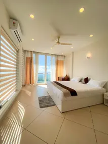 Magna Peak Holidays, Honeymoon Suite Rooms Munnar - Image 4