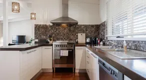 Port Philip Panorama - Bayview Retreat and Pool Bliss - Image 5