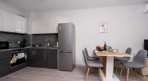 Free Parking Modern 1BR Comfort in Oborishte - Image 2