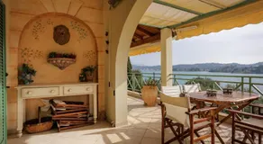 Blue Coast Suites - Seaside Retreat with Pool in Exclusive Kommeno - Image 3