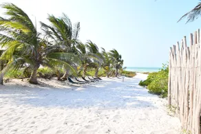 Arena y Mar Beachfront House, El Cuyo by The Spot Rentals - Image 5
