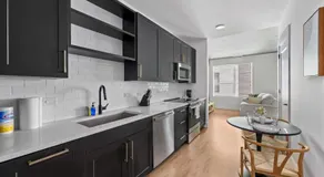 Stylish Studio in Amazing Location Free Parking - Image 5