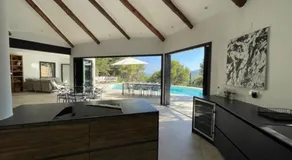 ESCAPADA - Image 3