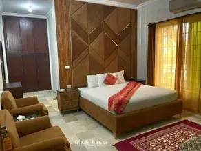 Glade House - Image 1