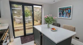 Bumblebee Cottage - Image 3
