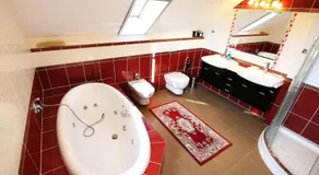 Calm Luxury Villa Original Artworks Free Parking - Image 3