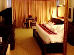 Thepnakorn Hotel - Image 5