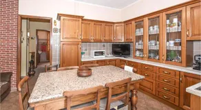 Fantastiskt hem i Sant'Ambrogio di. - Image 2