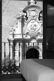 La Perla Granada Suites - Image 4