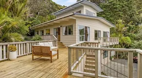 Sunbird House Piha - Image 5