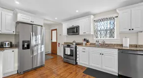 Historic Mystic Home, Walk to Seaport and Downtown - Image 3