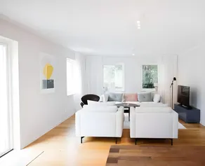 Renovated Swedish Villa With Lake View And Terrace Near Beach - Image 2