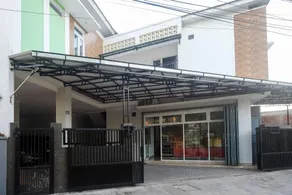 RedDoorz Syariah near Transmart Pabelan Solo - Image 3