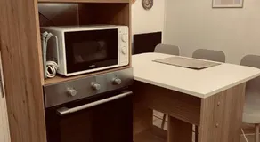 Appartement moderne Wifi Fibre et Parking privé gratuit avec balcon et ascenseur - Image 3