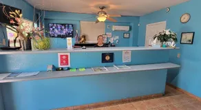 Upper Deck Hotel and Bar - Adults Only - Image 5