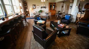 The Lakehouse Inn Geneva - Image 2