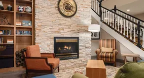 Country Inn & Suites by Radisson, Dakota Dunes, SD - Image 2