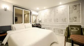 Hotel Louis - Image 2