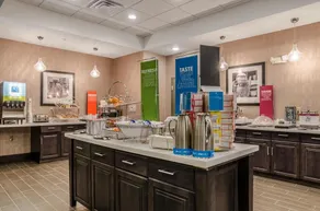 Hampton Inn Pratt - Image 3