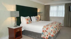 Nesbitt Arms Boutique Hotel - Image 2