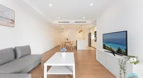 Epping 2BR House with Parking - Image 2