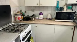 Private Room near Station & City Centre Free Parking Fast WiFi - Image 5