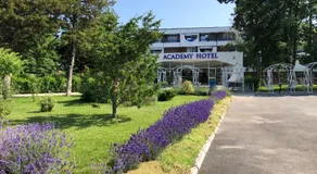 Academy Hotel - Image 5